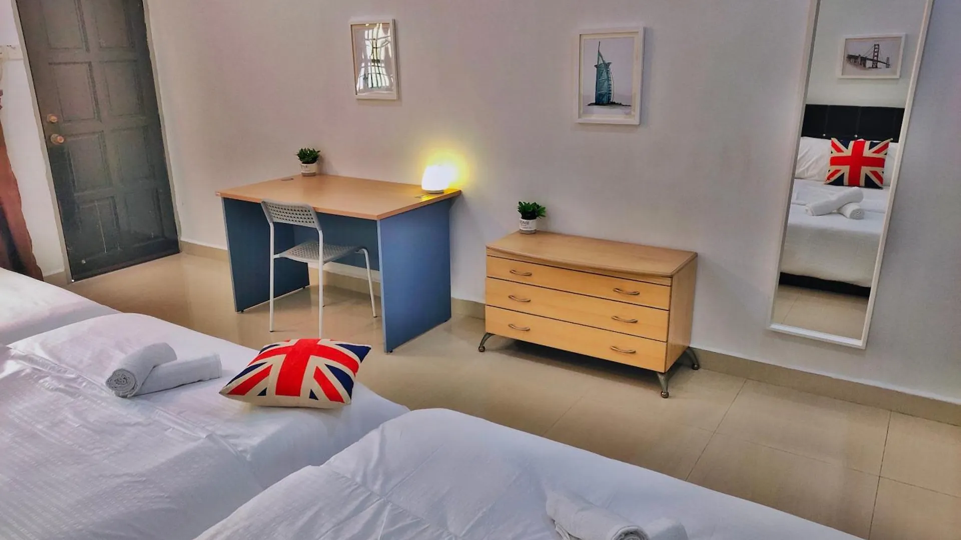Semesterbostad Semi-Detached, Up To 24 Pax, 3200Sqft, 4 Bedrooms, 3 Bathrooms, 4 Car Parks By Star Home Gelugor