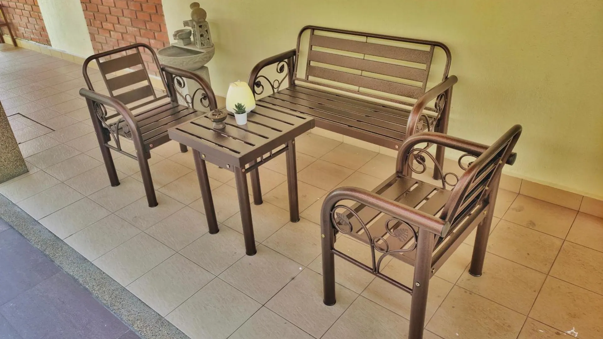 Semi-Detached, Up To 24 Pax, 3200Sqft, 4 Bedrooms, 3 Bathrooms, 4 Car Parks By Star Home Gelugor 0*,