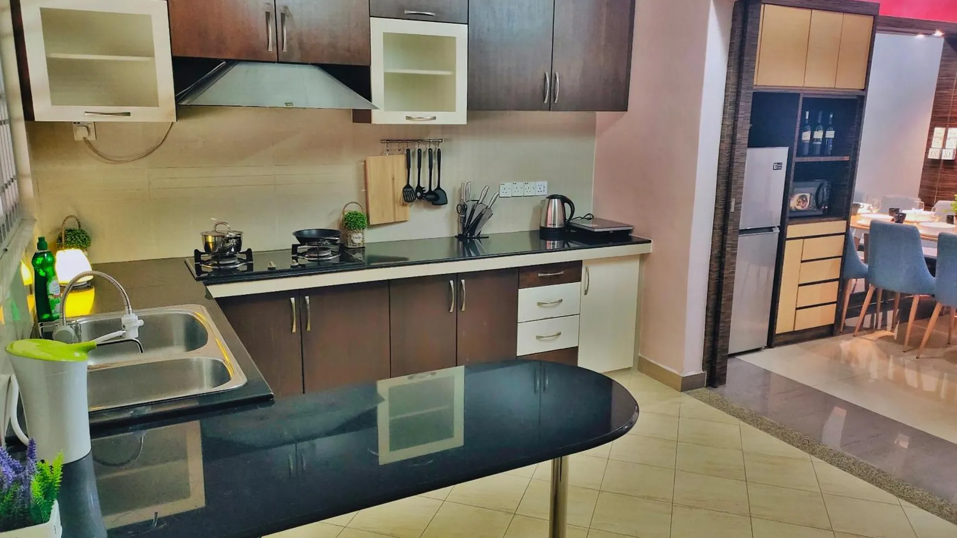 Semesterbostad Semi-Detached, Up To 24 Pax, 3200Sqft, 4 Bedrooms, 3 Bathrooms, 4 Car Parks By Star Home Gelugor