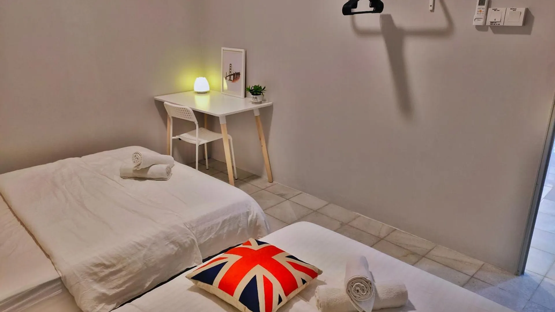 Semi-Detached, Up To 24 Pax, 3200Sqft, 4 Bedrooms, 3 Bathrooms, 4 Car Parks By Star Home Gelugor